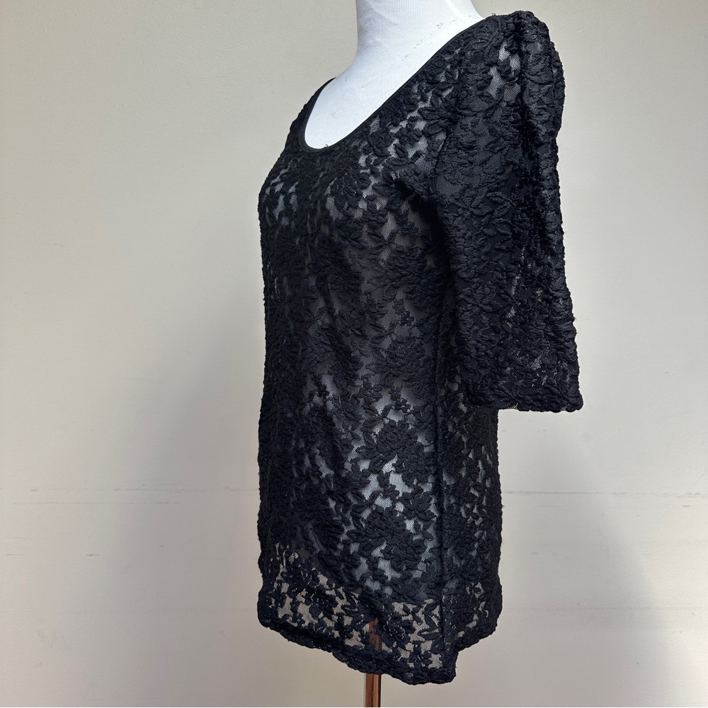 Banana Republic Stretch Black Lace Top Size Medium - Picture 3 of 8